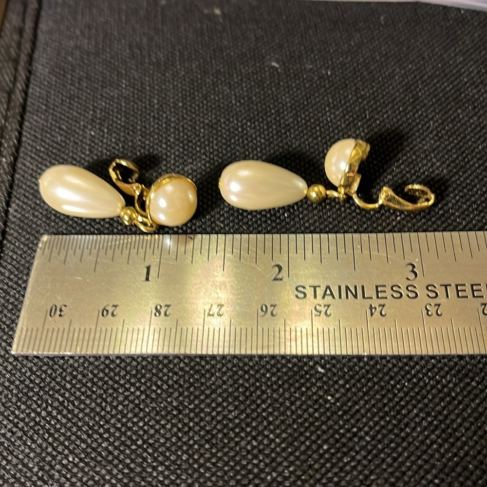 Vintage Richelieu Faux Pearl And Gold Drop Clip O… - image 4